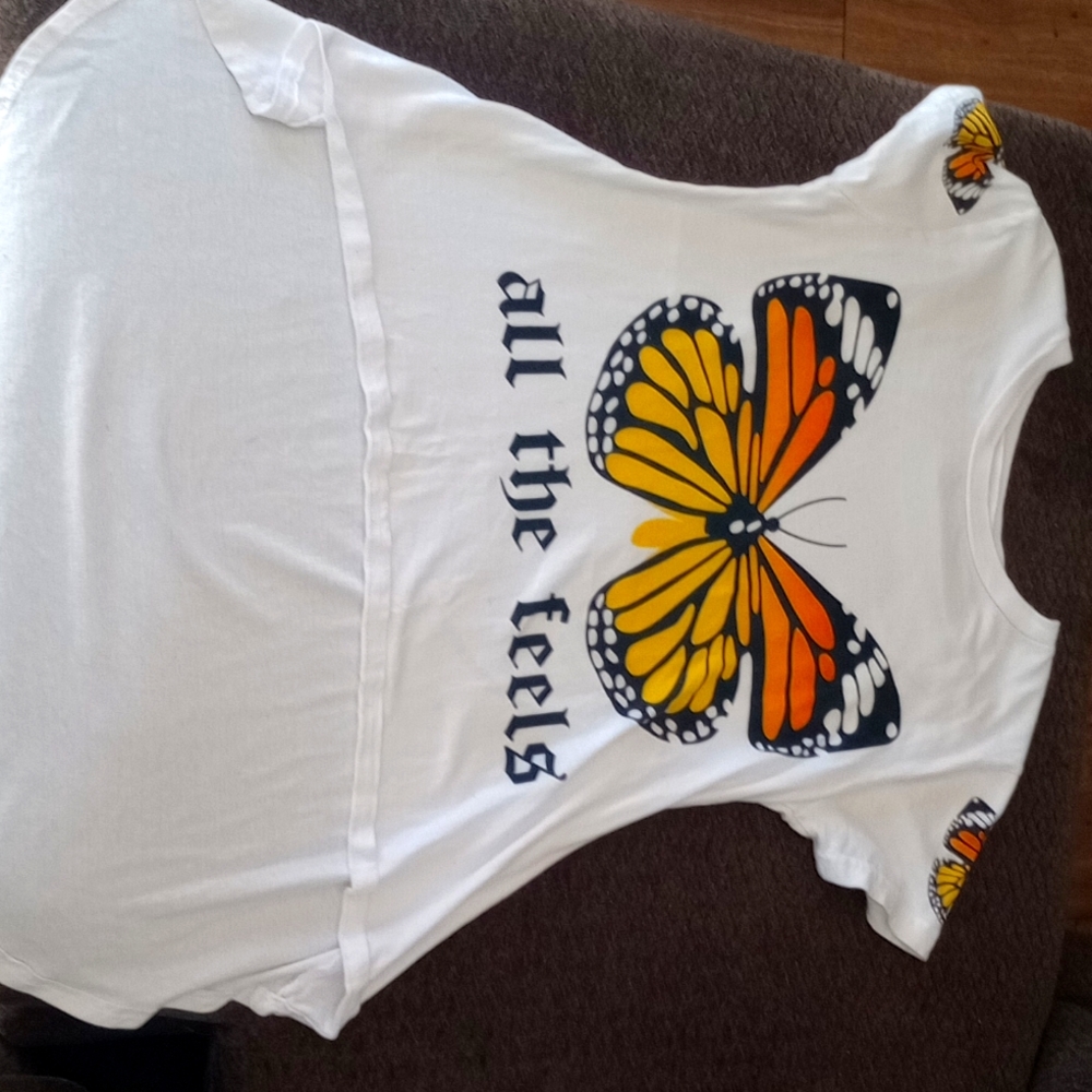 T shirt, medium size, brand is Online